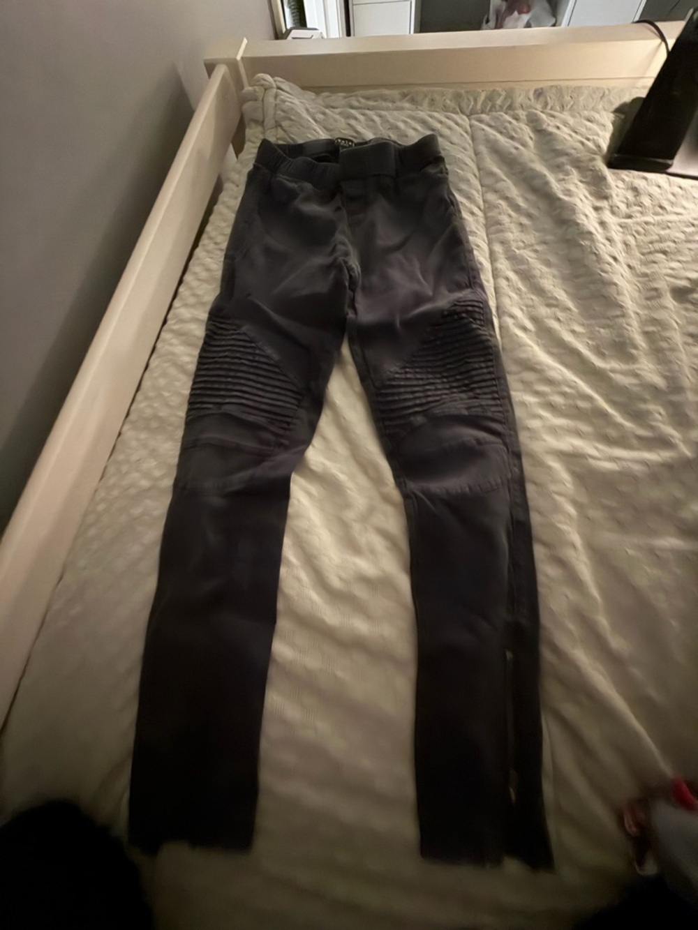 Beulah Women's Skinny Jeans in Dark Navy